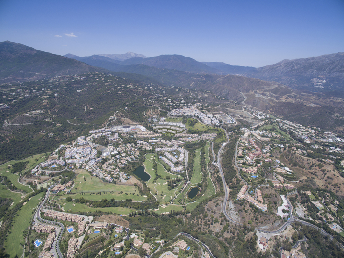 costa-del-sol-property-for-sale-golf-apartment-benahavis-marbella-malaga-17