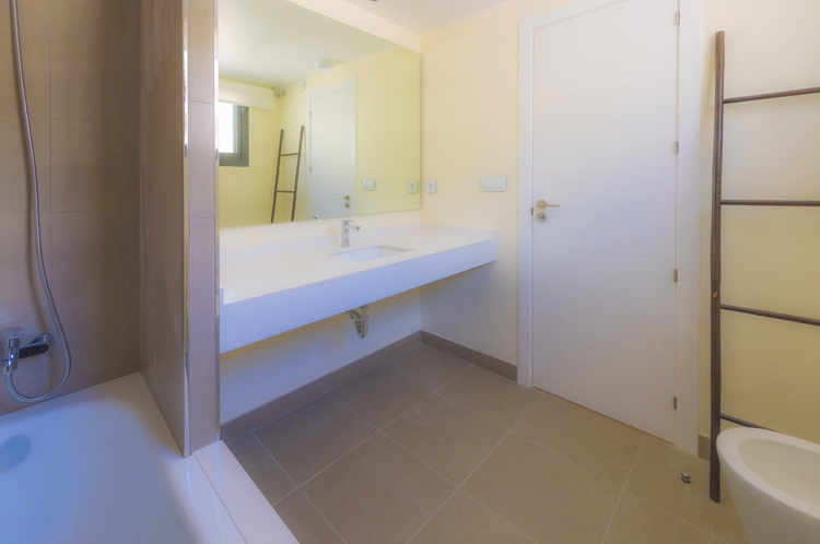 Sea view apartment for sale in Benalmádena