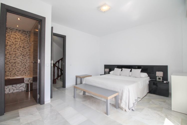 Townhouse for sale in Riviera del Sol