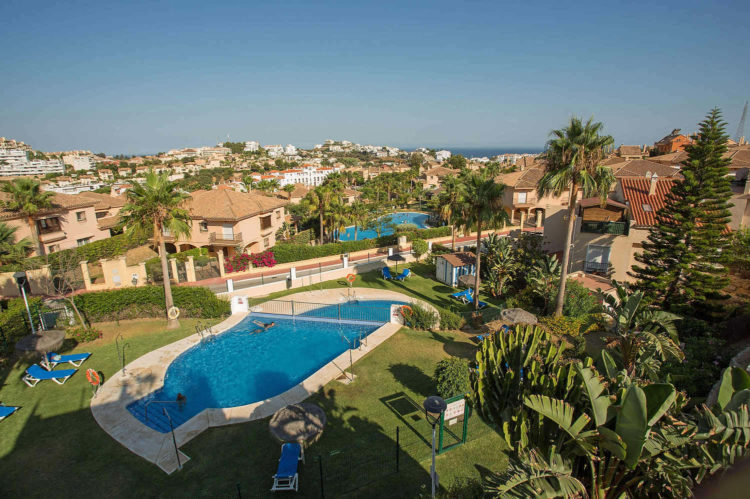 Sea view villa for sale in Mijas Costa