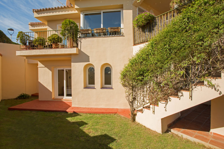 Sea view villa for sale in Mijas Costa