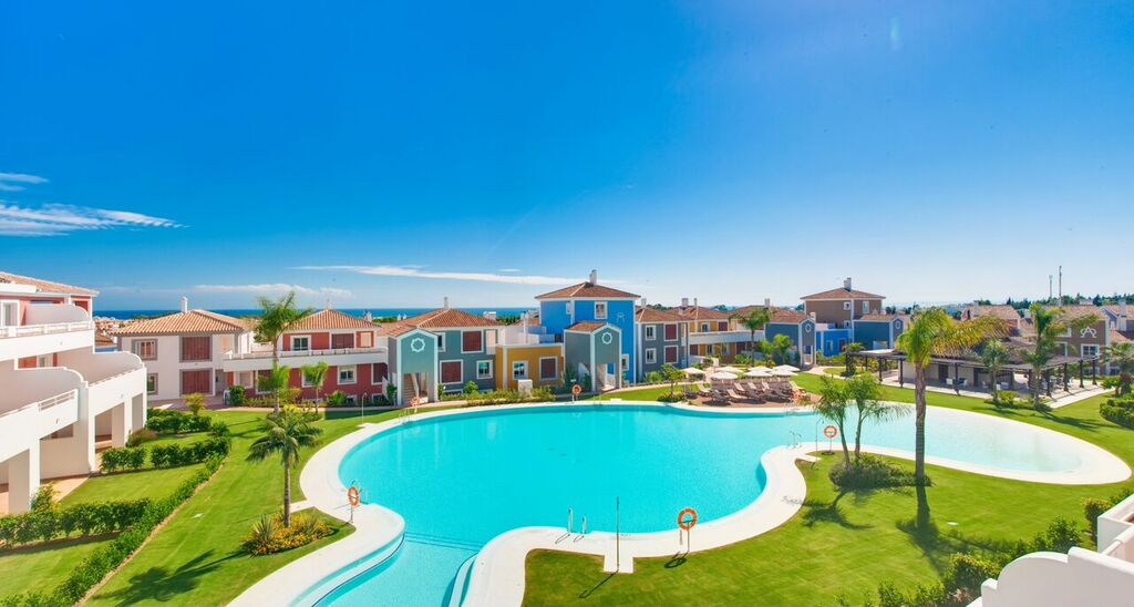 Pool area of Spanish apartments for sale in the Costa del Sol
